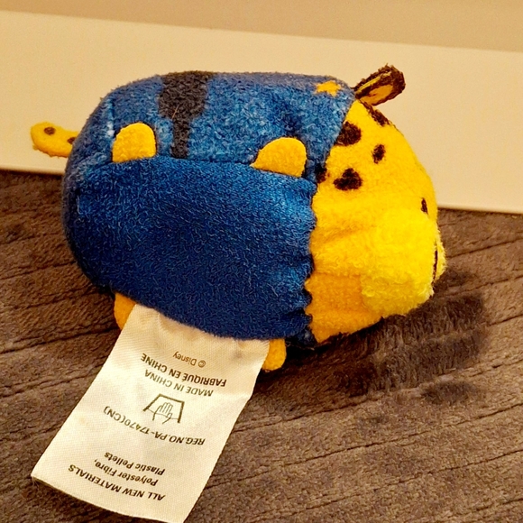 Disney Tsum Tsum Zootopia Officer Clawhauser mini stackable plush - Picture 4 of 8